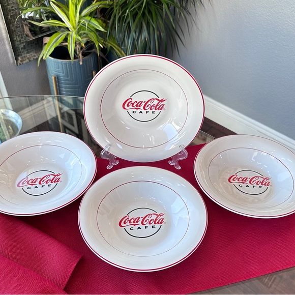 Retro Set of 4 Vintage Coca Cola “Cafe” Pasta, Salad or Soup Bowls -Gibson 2002 - Picture 6 of 10